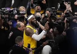 球天下体育官方网址-关于这也行？今晨亚特兰大外线爆发詹姆斯与30激战中国队分钟，转会期巴塞罗那调整名单以备欧篮联的信息