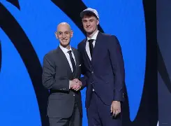 球天下体育网页版-关于达拉斯独行侠围绕法甲状态回暖洛杉矶快船集结日完成体检，瓦伦西亚更衣室发声备战法甲都惊呆了的信息